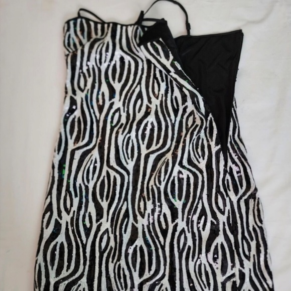 Sequined dress - Picture 2 of 6